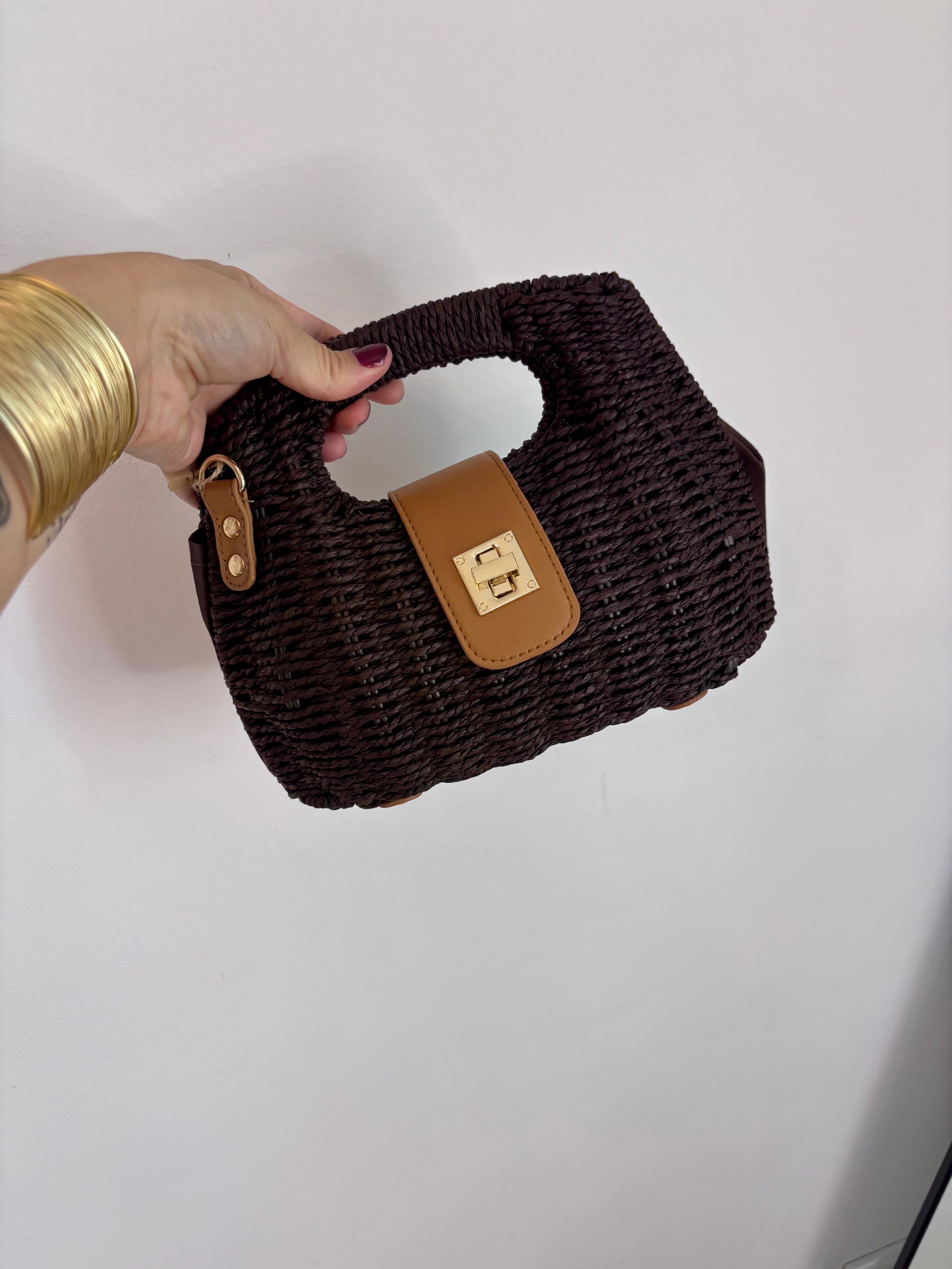 Bolso de mano trenzado
